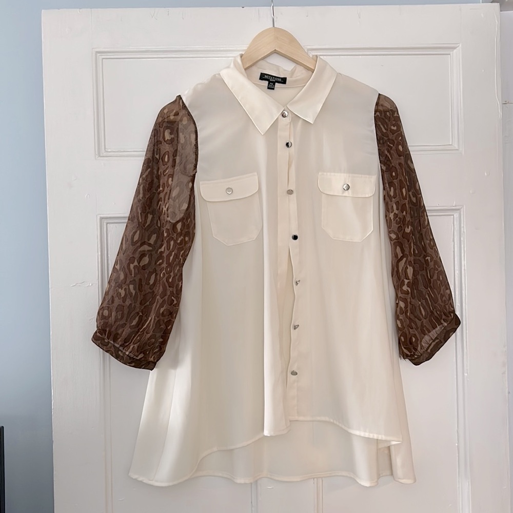 Notations ; ivory color, button-down blouse. Petite, size L/XL.